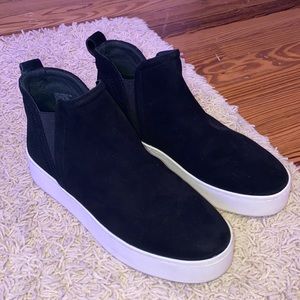Black Steve Madden platform booties